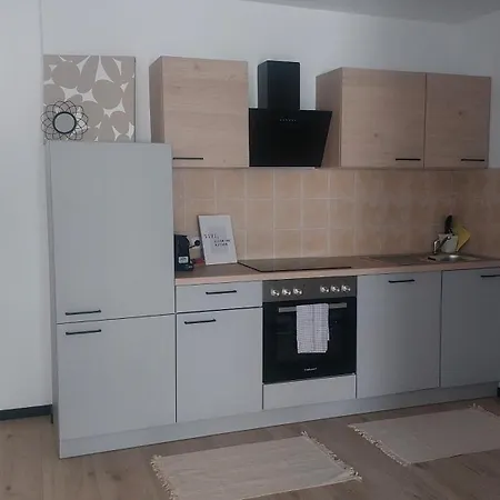 شقة Place2Stay Gloggnitz2 غلوغنيتز